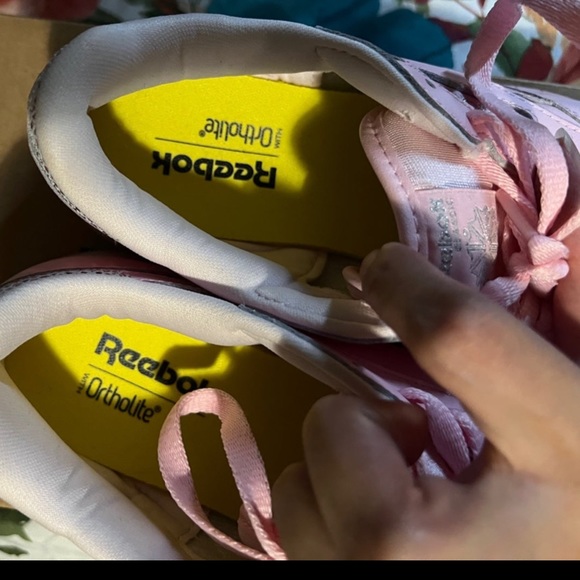 Reebok Classics - Picture 5 of 6